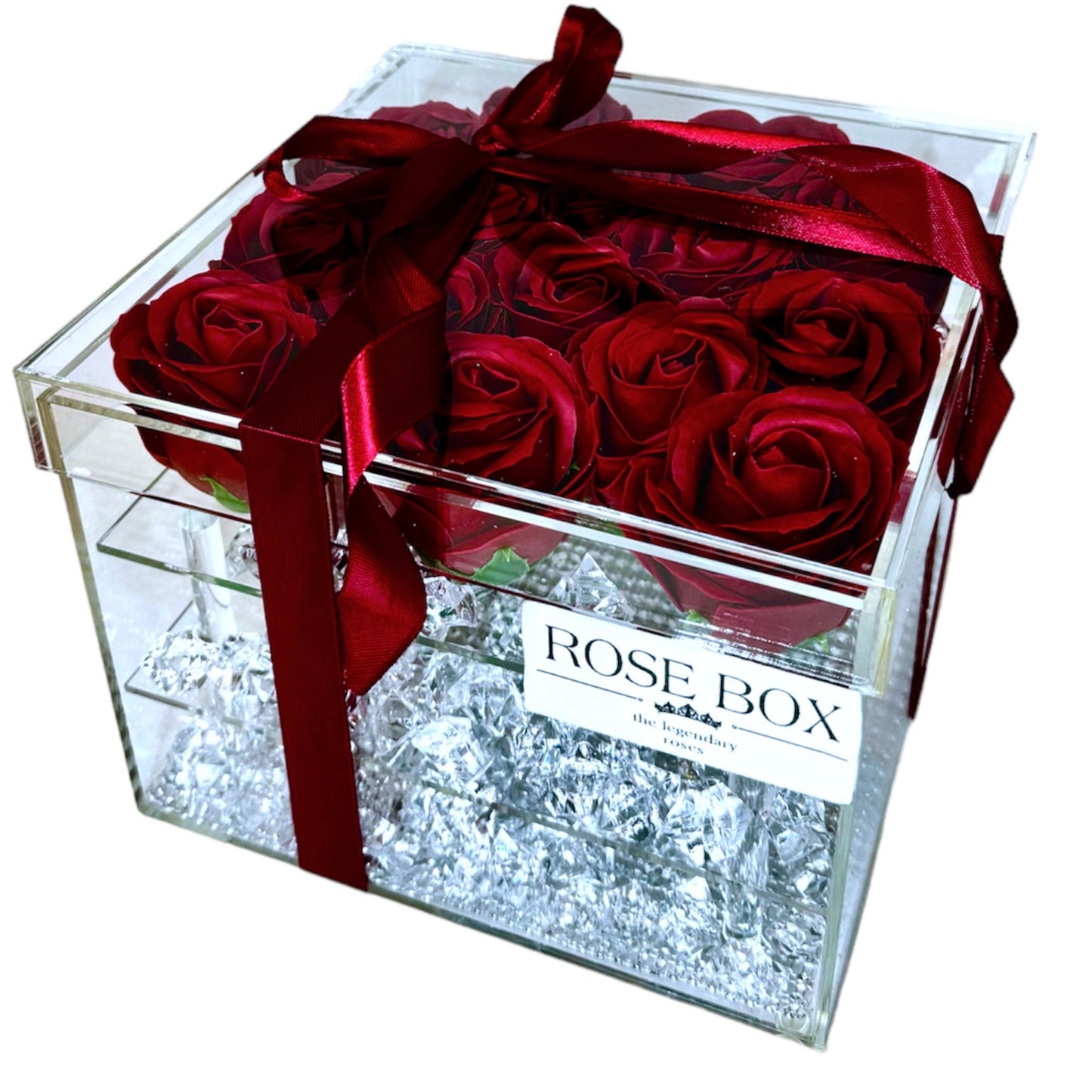 Cutie acril cu 15 trandafiri mari și cristale argintii