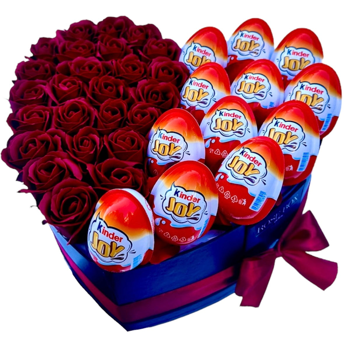 Buchet inimă cu ouă kinder și 25 trandafiri