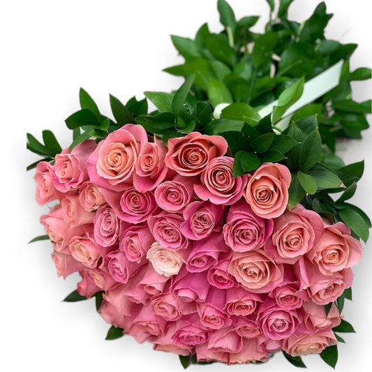 Buchet simplu cu trandafiri naturali roz