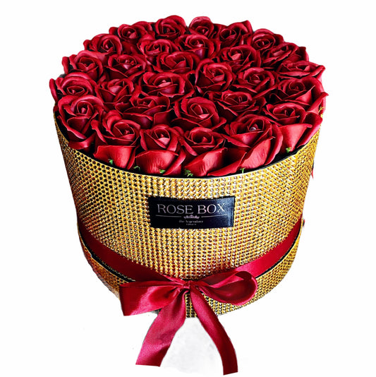 Cutie cu cristale aurii mari cu 29 trandafiri roșu închis
